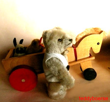 alter  STEIFF ORIGINAL TEDDY BÄR 15 cm ohne Knopf mit Pferdewagen  • 60er J.