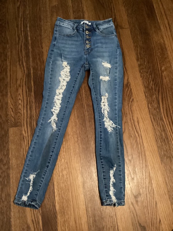Rue21 skinny distressed jeans ladies/juniors 2