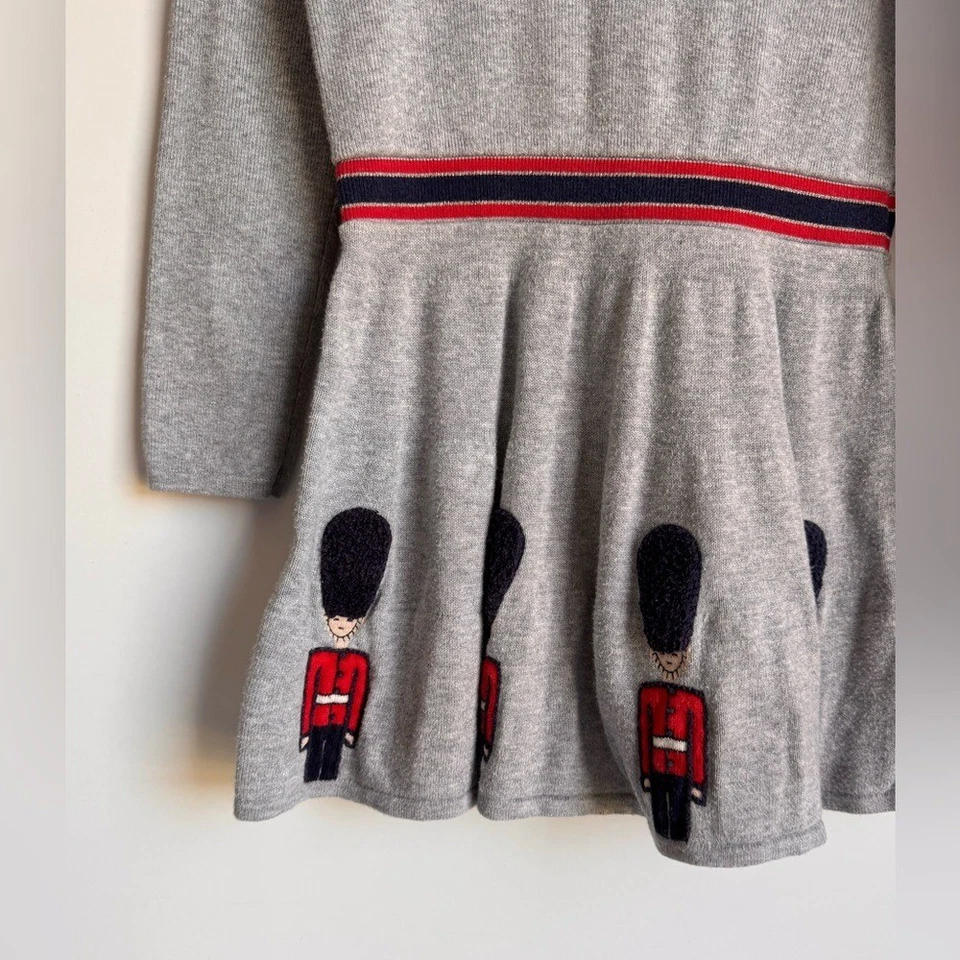 Mini Vestido Suéter Boden Roald Dahl Guardas Britânicos Meninas 5-6Y Algodão - Imagem 4 de 4