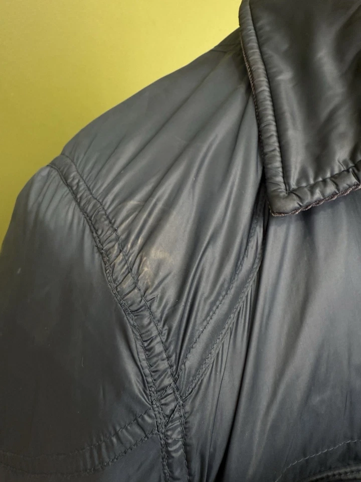 Chaqueta de motocicleta GQ Ovadia & Sons X Gap Indigo con cinturón para hombre pequeña Foto 4 de 4