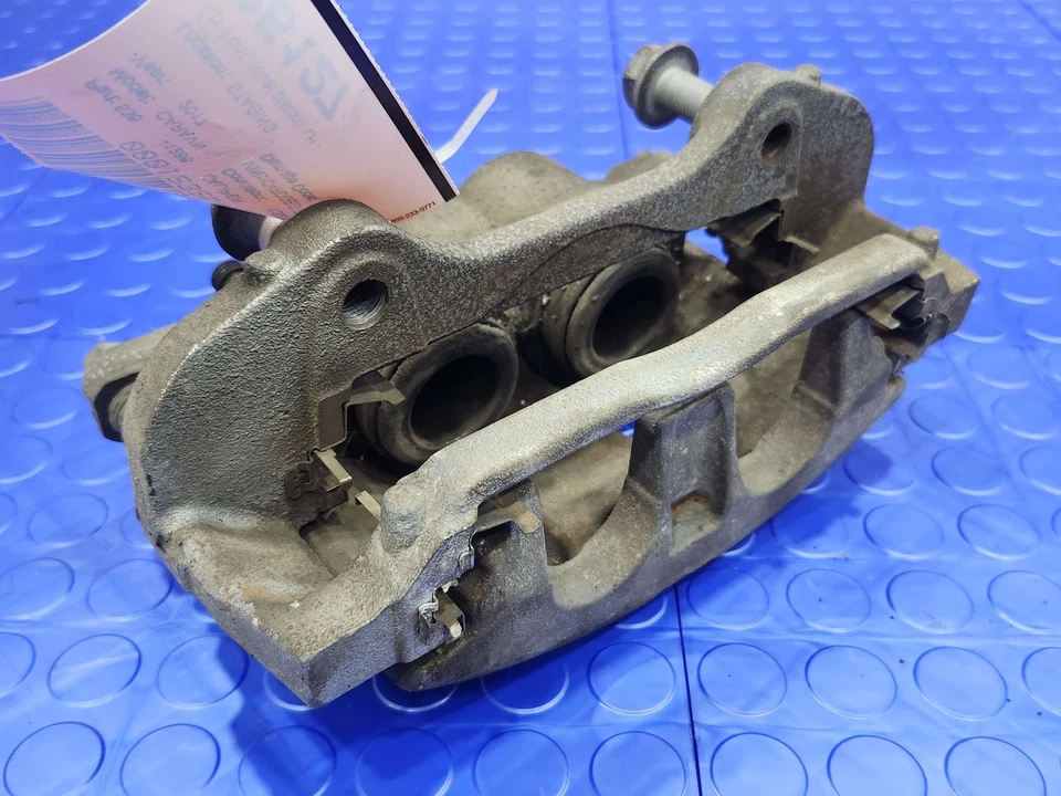 Pinza de freno delantera de doble pistón para Dodge Grand Caravan 12-20 lado del conductor izquierdo OEM Foto 2 de 4