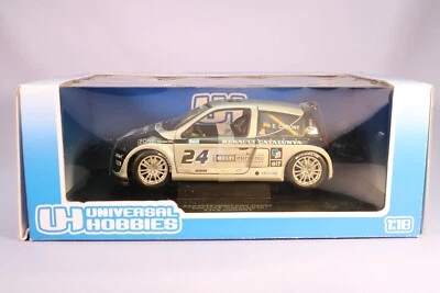 LE988 UNIVERSAL HOBBIES 4506 Voiture 1/18 Renault Clio sport trophy catalunya 24 - Photo 1/4
