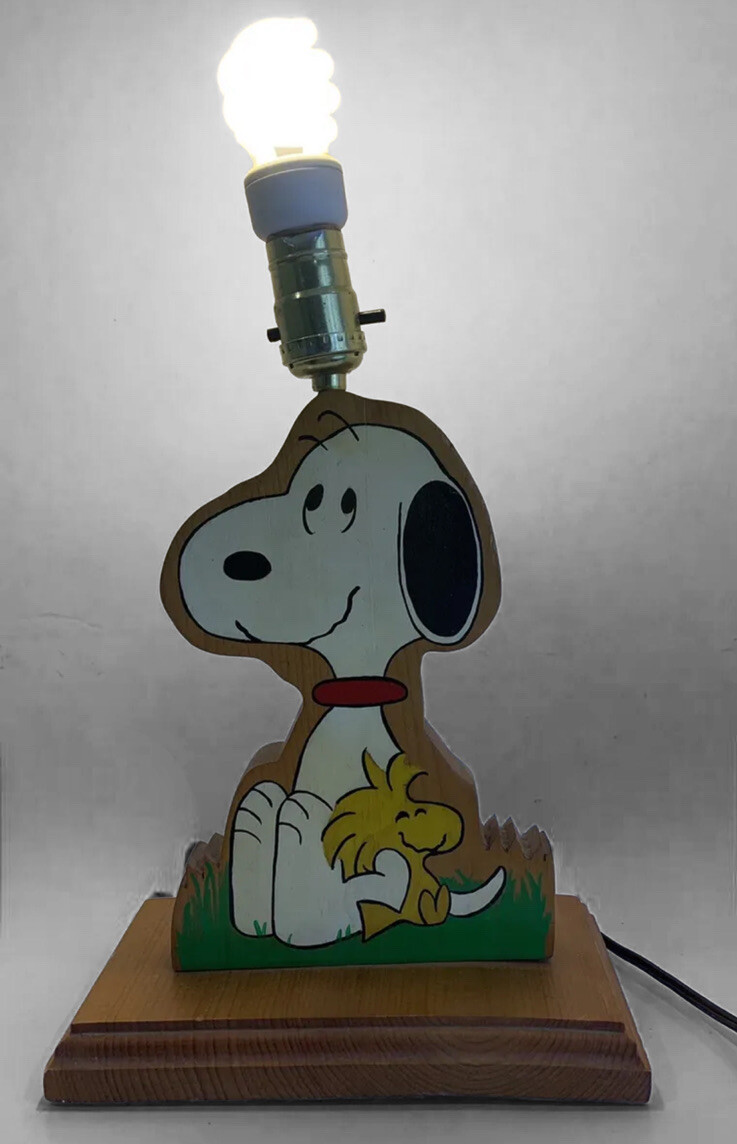 SNOOPY&PEANUTS GANG　テーブルランプ 在庫あり【新商品発売】スヌーピーシリーズ USBデスクランプ