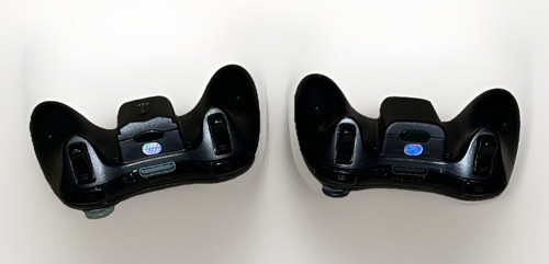 2 Microsoft Xbox 360 Black Wireless Controllers - Picture 4 of 6