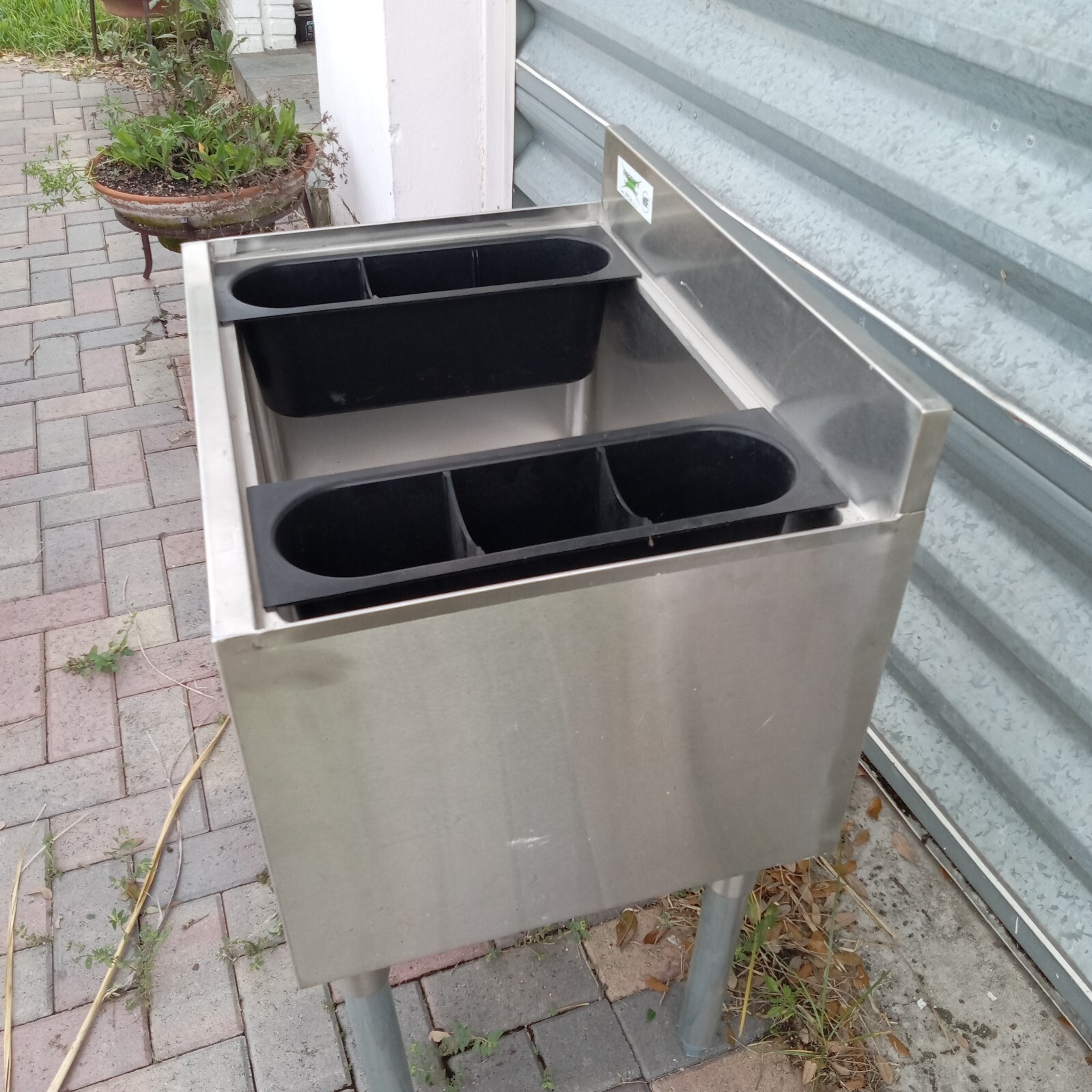 NEW 18x24 Jockey Box Cold Plate Ice Bin Under Bar Storage Rack Regency