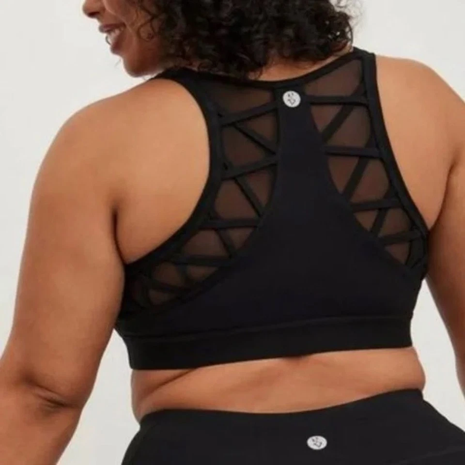Torrid medium Impact Wireless Sports Bra V Neck Mesh Strappy Back Black size 2x - Image 2 of 4