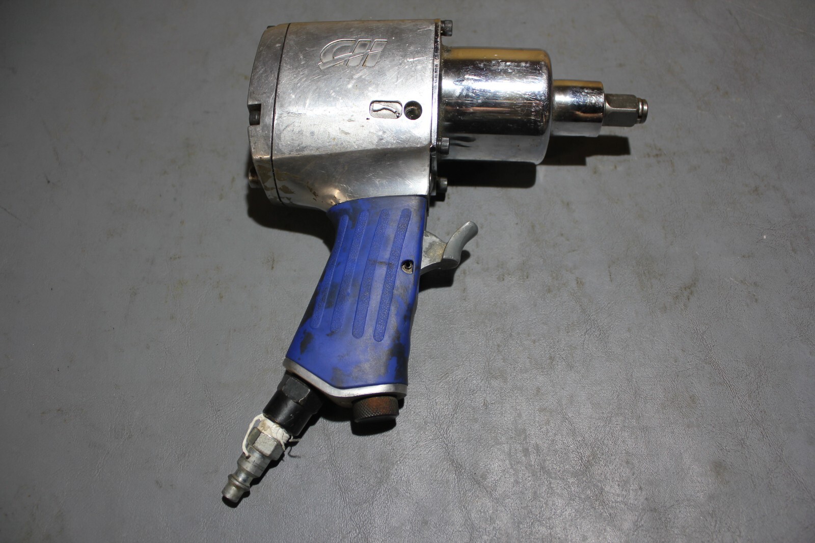 Campbell Hausfeld PL150296 - 1/2" Air Impact Wrench
