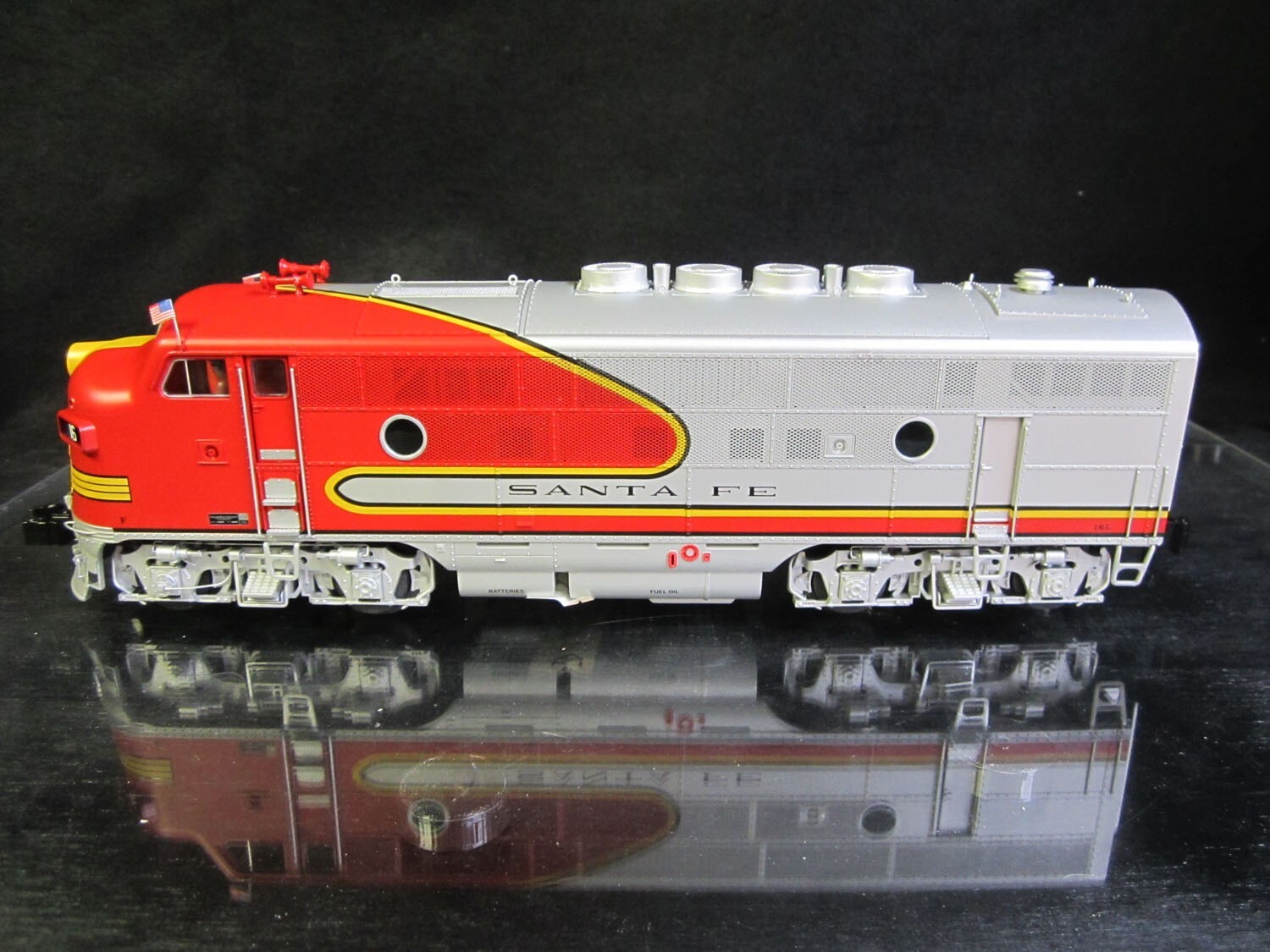 Lionel O Gauge Santa Fe F3A Diesel Engine 6-14537 Powered LNIB