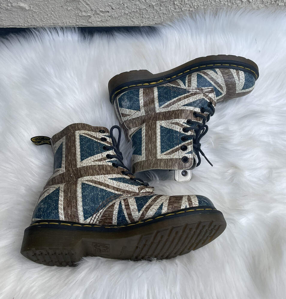Dr. Martens Pascal Virginia Union Jack British Flag Boots  display picture 1