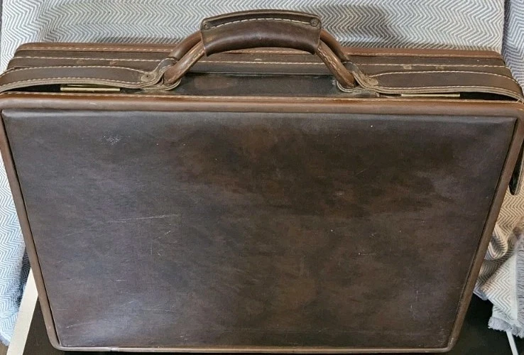 Vintage Hartmann Belting Leather Hard-side Briefcase  - Image 4 of 4
