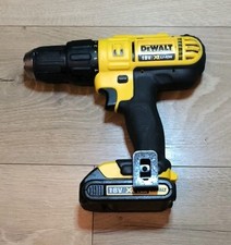 DEWALT DCD776 18V Li-Ion XR Combi Drill - Black/Yellow With 1,5Ah Battery 
