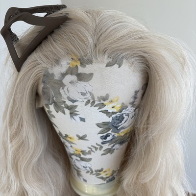 Platinblond Long Wavy Alltag Lace-Front-Perücken Hitzebeständiges Kunsthaar