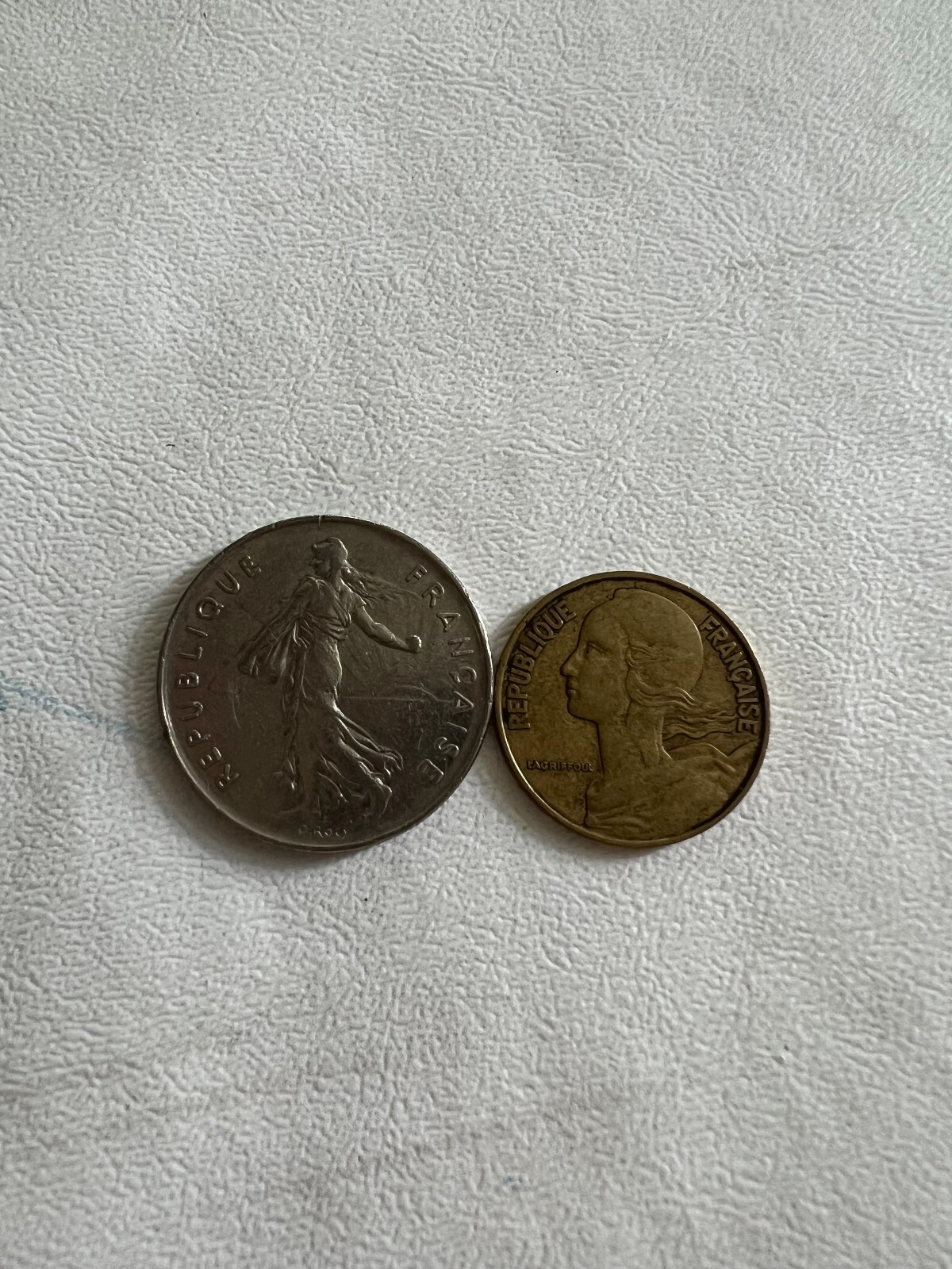 Picture 1 of 2