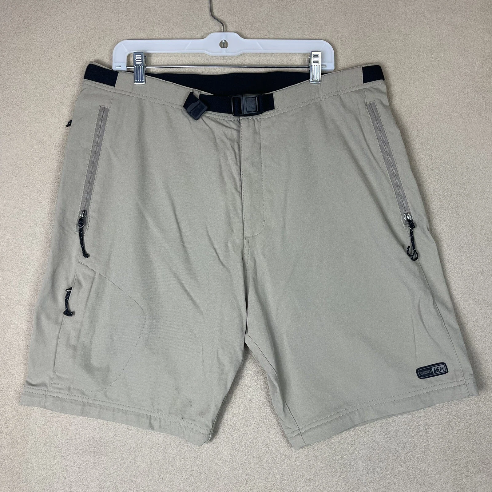 Rei Shorts Men Extra Large Khaki High Rise Hiking Outdoor Fishing Cargo Adult