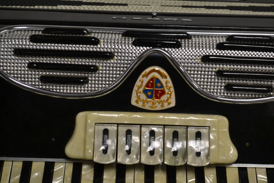 Iorio Accordion Black & White Tone Vintage Made In Italy SH-A7 - Image 4 of 4