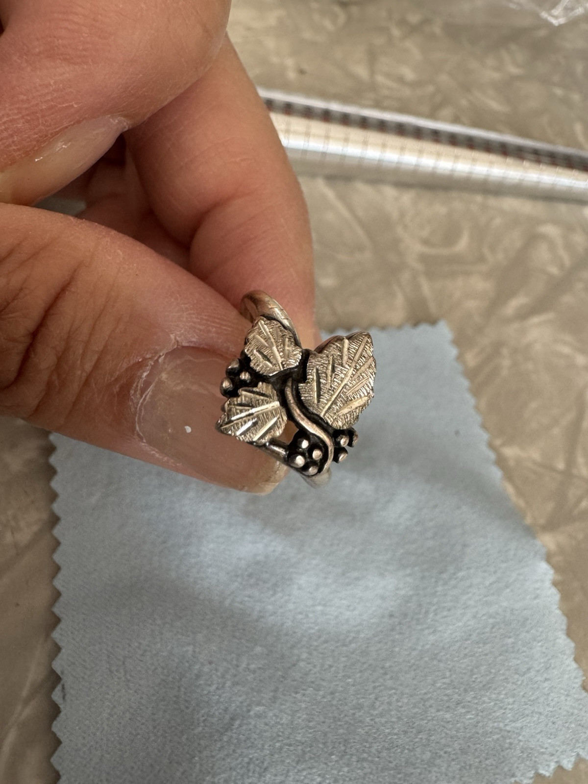 Silver 925 Ring Grape Leaf Pattern - image 3