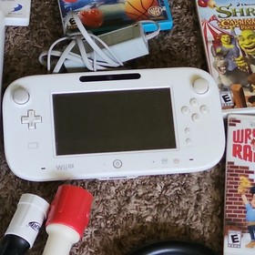Nintendo Wii U White Console 8GB Bundle - 4 Player Remote Set & 20+ Game Lot