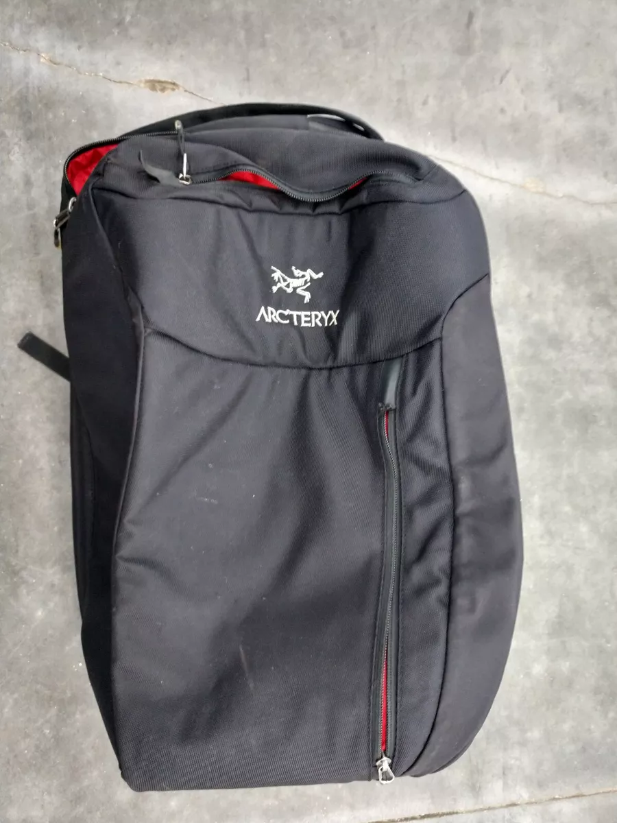 ArcTeryx Blade 30 Backpack Laptop Travel luggage Business Office School Pack