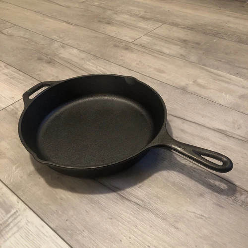 Lodge Cast Iron Skillet Frying Pan 8SK 10" Vintage Made in USA