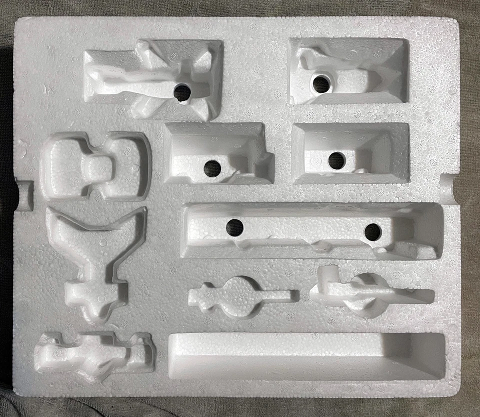 TRANSFORMERS G1 DECEPTICON COMBATICONS BRUTICUS GIFTSET BOX, FOAM, & MANUAL NEW! - Image 4 of 4