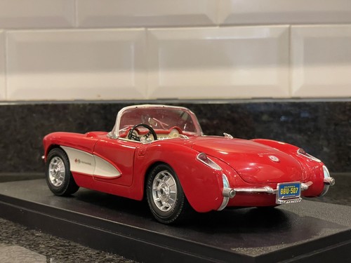 Burago 1/18 Chevrolet Corvette 1957 - Picture 3 of 11