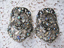 VTG SIGNED MUSI FLORAL BAROQUE STYLE GOLD TONE FILIGREE AURA BOREALIS-SHOE CLIPS