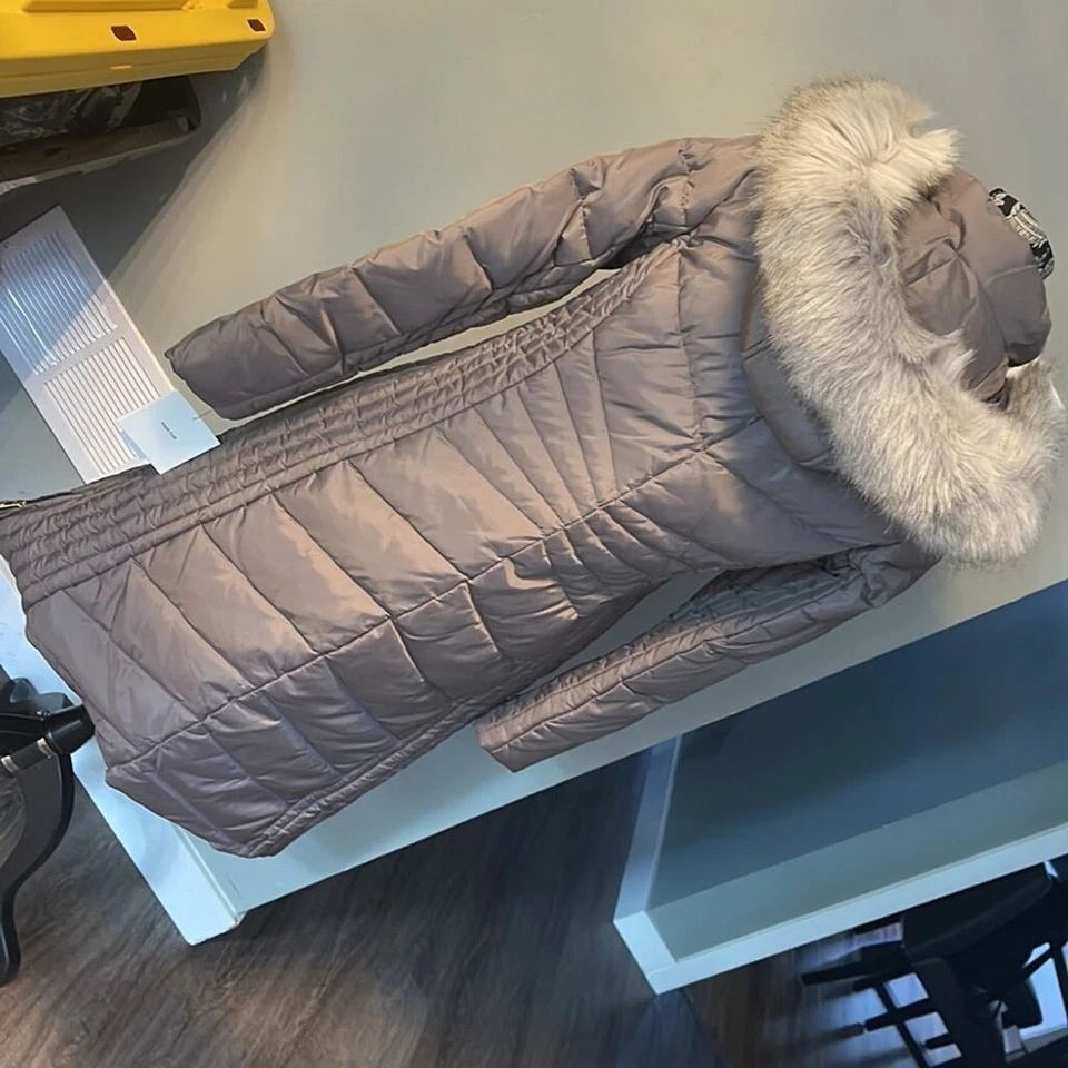 Anne Klein Ladies Long Parka Jacket NEW . Down. - Image 3 of 4