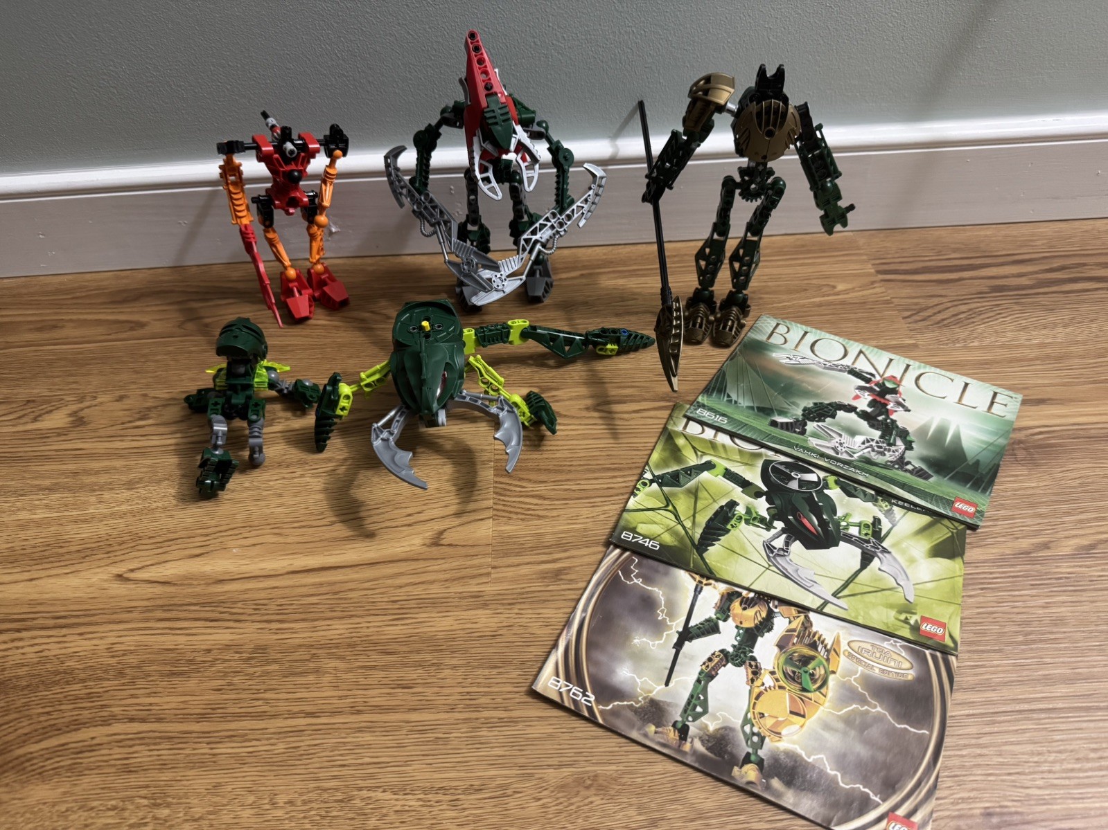 HUGE Lot Of Early 2000s LEGO Bionicle Sets 8616, 8762, 8746, 8723, 8534