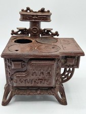 Vintage Queen Miniature Cast Iron Stove Dollhouse Salesmen Sample