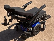 QUICKIE Q500M POWER WHEELCHAIR TILT,RECLINE, LEGS, LIFT.LIGHTS.LARGE SEAT. 17 Mi