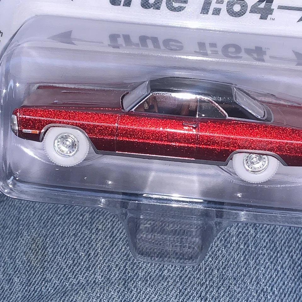 AW AUTO WORLD VINTAGE MUSCLE 1970 PLYMOUTH SPORT FURY GT chase ultra red - Image 3 of 4