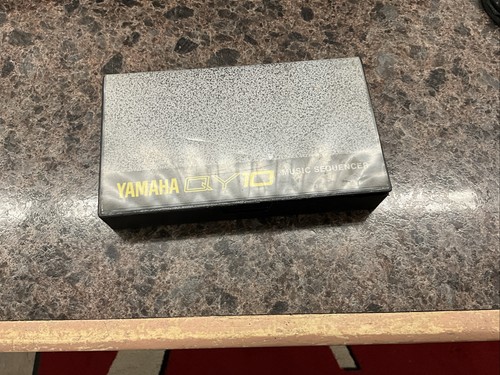 Yamaha QY10 Handy Sequencer Vintage Portable Music Workstation Japan