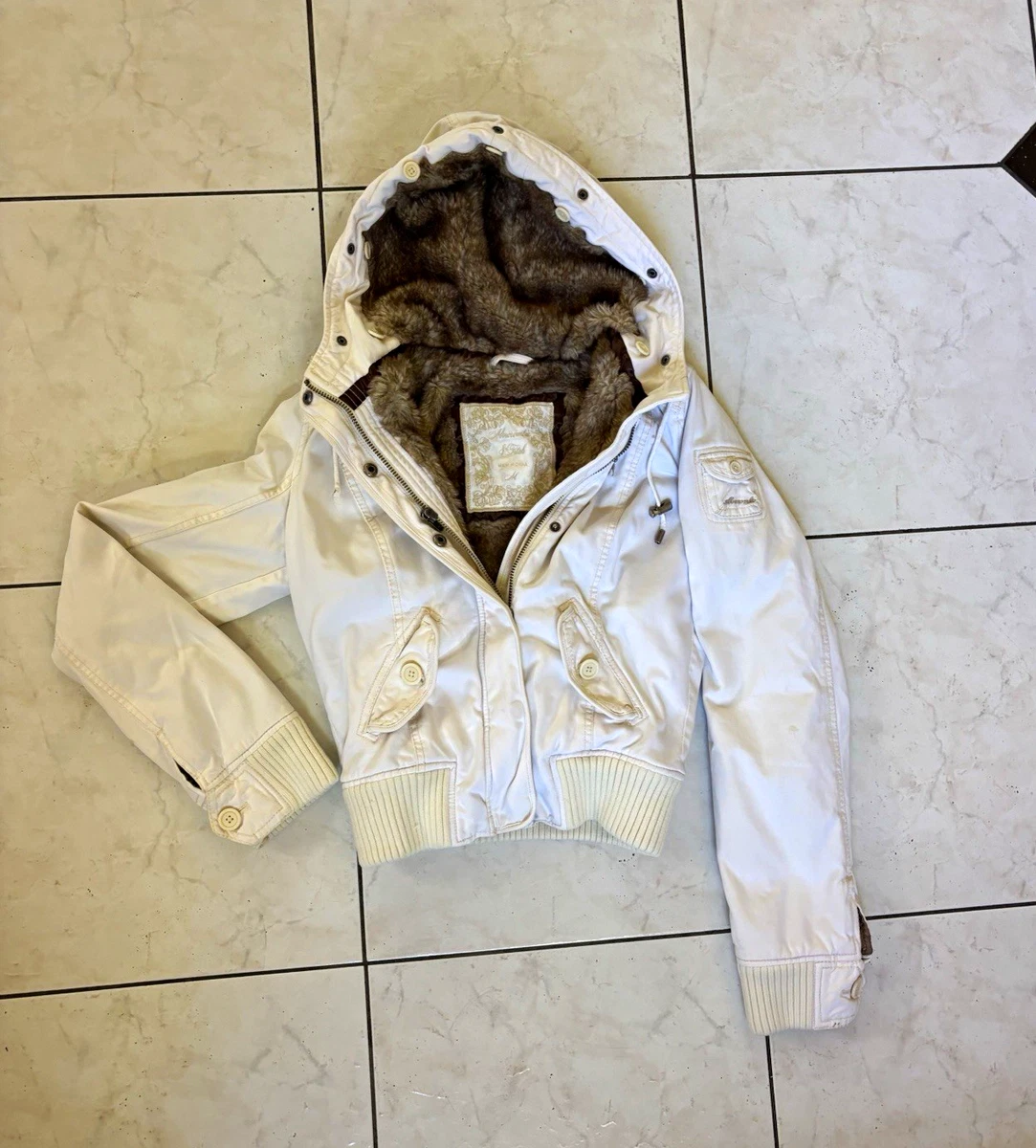 25+ Abercrombie & Fitch Winter Coats, Jackets & Vests for Women