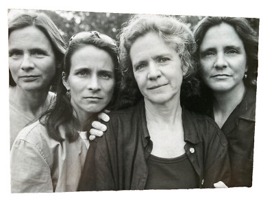 Nicholas Nixon Las Hermanas Brown Ausstellung Ankündigungskarte - Fundación MAPFR