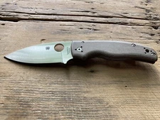 Spyderco Blade HQ Exclusive Shaman - Green Canvas Micarta - Satin M4-C229MPM4.