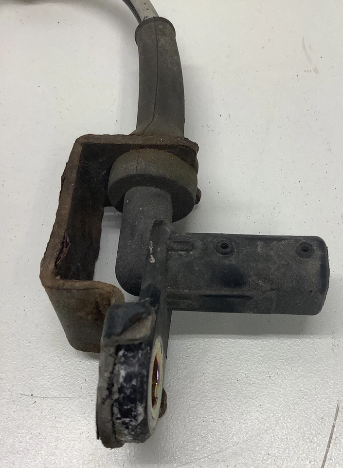 Sensor de velocidad de rueda ABS lado del pasajero delantero derecho Nissan 350Z 2003-2008 OEM Foto 2 de 4