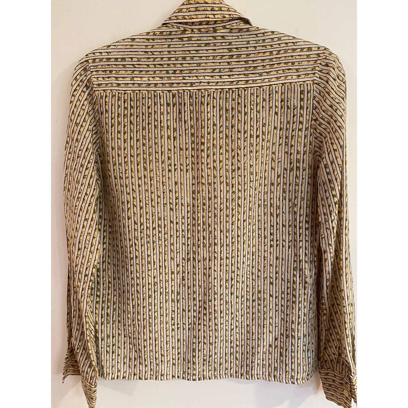 Womens Large Patterned Button Front Blouse Long S… - image 4