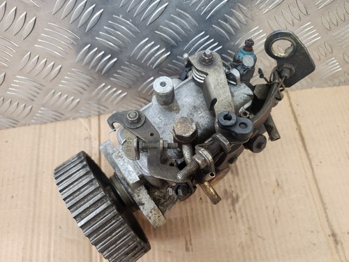 Peugeot 205 Diesel Fuel Injection Pump Lucas - Picture 2 of 4