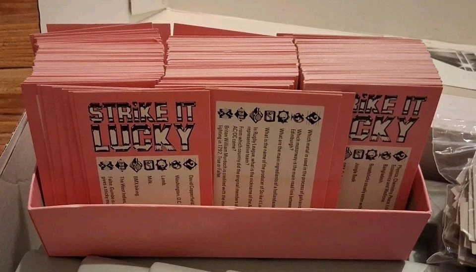 Vintage Strike It Lucky ITV Quiz Family Board Game Parker 1988 Nice Condition - Image 4 of 4