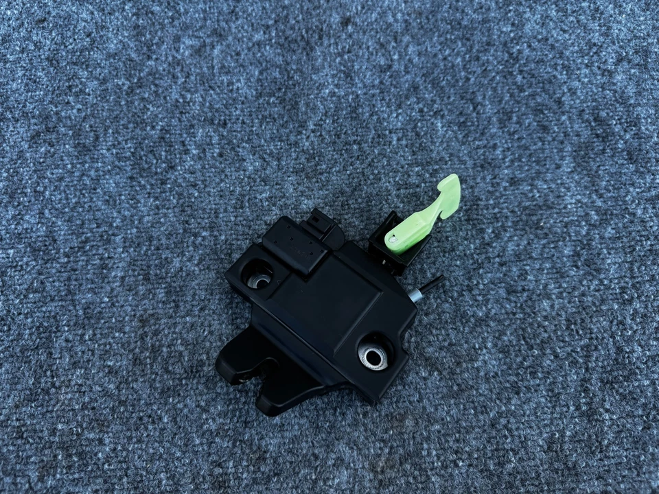 TRUNK LOCK LATCH ACTUATOR LEXUS IS300 IS350 IS500 (2021-2024) OEM - Image 2 of 2