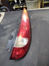 Feu arrière Nissan ALMERA TINO