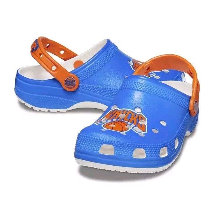 NEW CROCS New York Knicks NBA Classic Clogs Men display picture 1