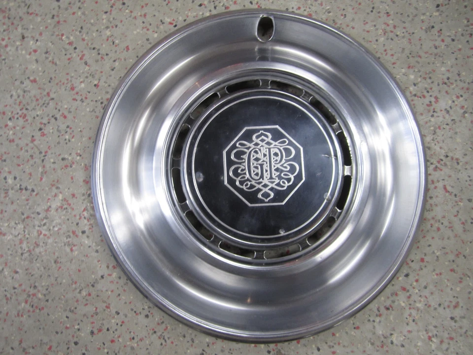 Pontiac Grand Prix 1975-1976 15" cubiertas de rueda OEM tapacubos 0049675 5031 - Juego/4 Foto 4 de 4