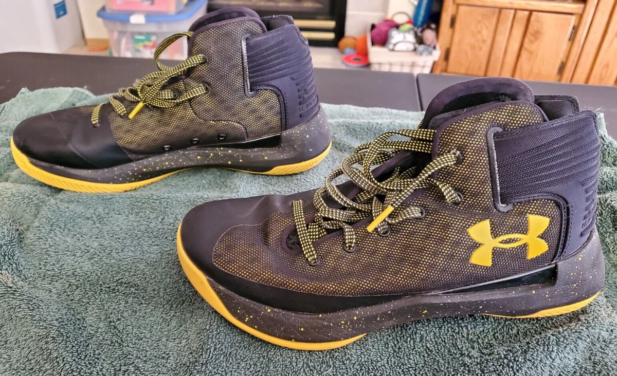 Black and yellow top stephen curry shoes