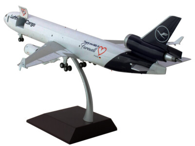 MD-11F LUFTHANSA CARGO REG: D-ALCC WITH STAND - GEMINI JETS