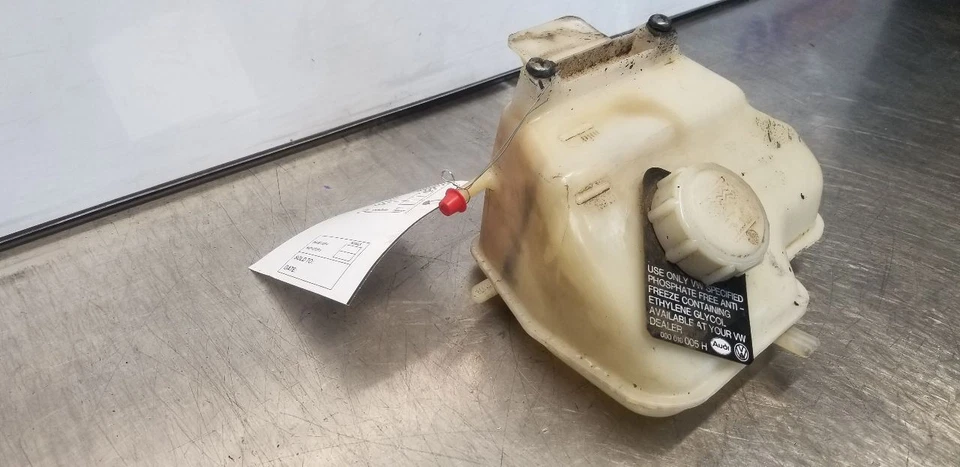 Volkswagen Vanagon 1987 2,1 L depósito de refrigerante desbordamiento 025121403 Foto 4 de 4