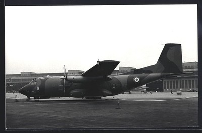 Fotografie Flughafen Berlin-Tempelhof, Flugzeug Lockheed C-130 Hercules, Fracht 