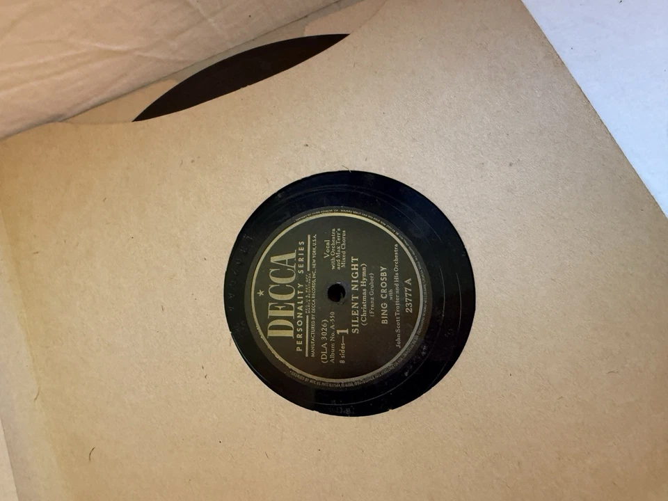 Rare 1945 Bing Crosby Merry Christmas Compilation Record - Original release  - Image 3 of 3