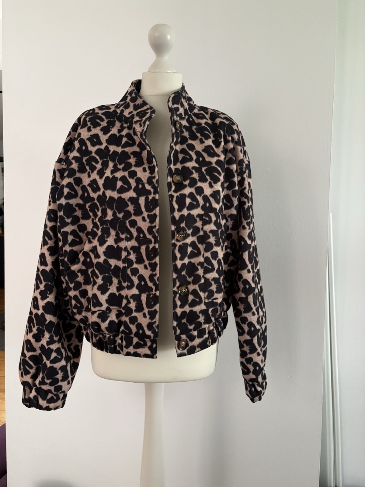 Süße Leoprint Jacke Kurzjacke Blouson Gr. L ohne Futter