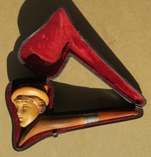 ANTIQUE MEERSCHAUM PIPE & CASE &ndash; AMBER STEM AND METAL COLLAR